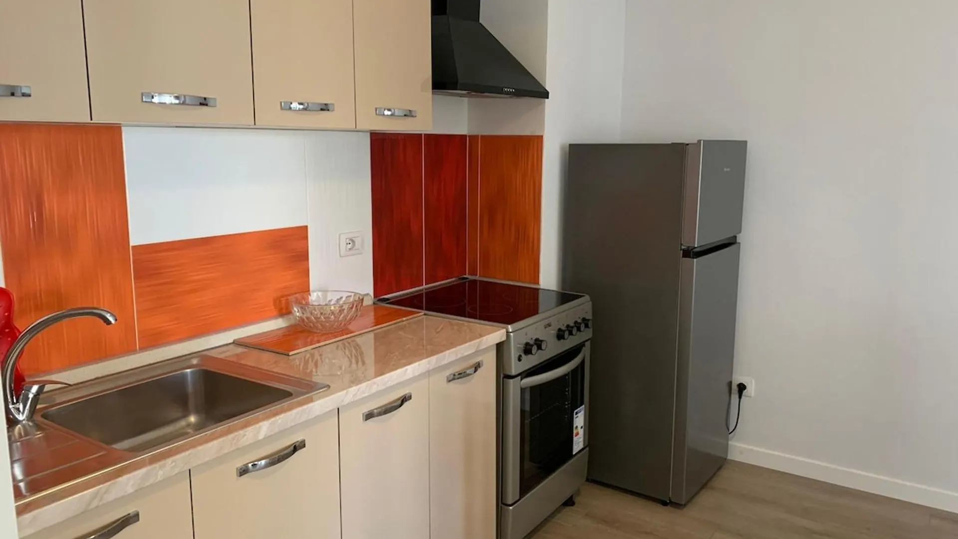Bonbon 1 - Quiet Central 1 Bedroom Tirana Apartament