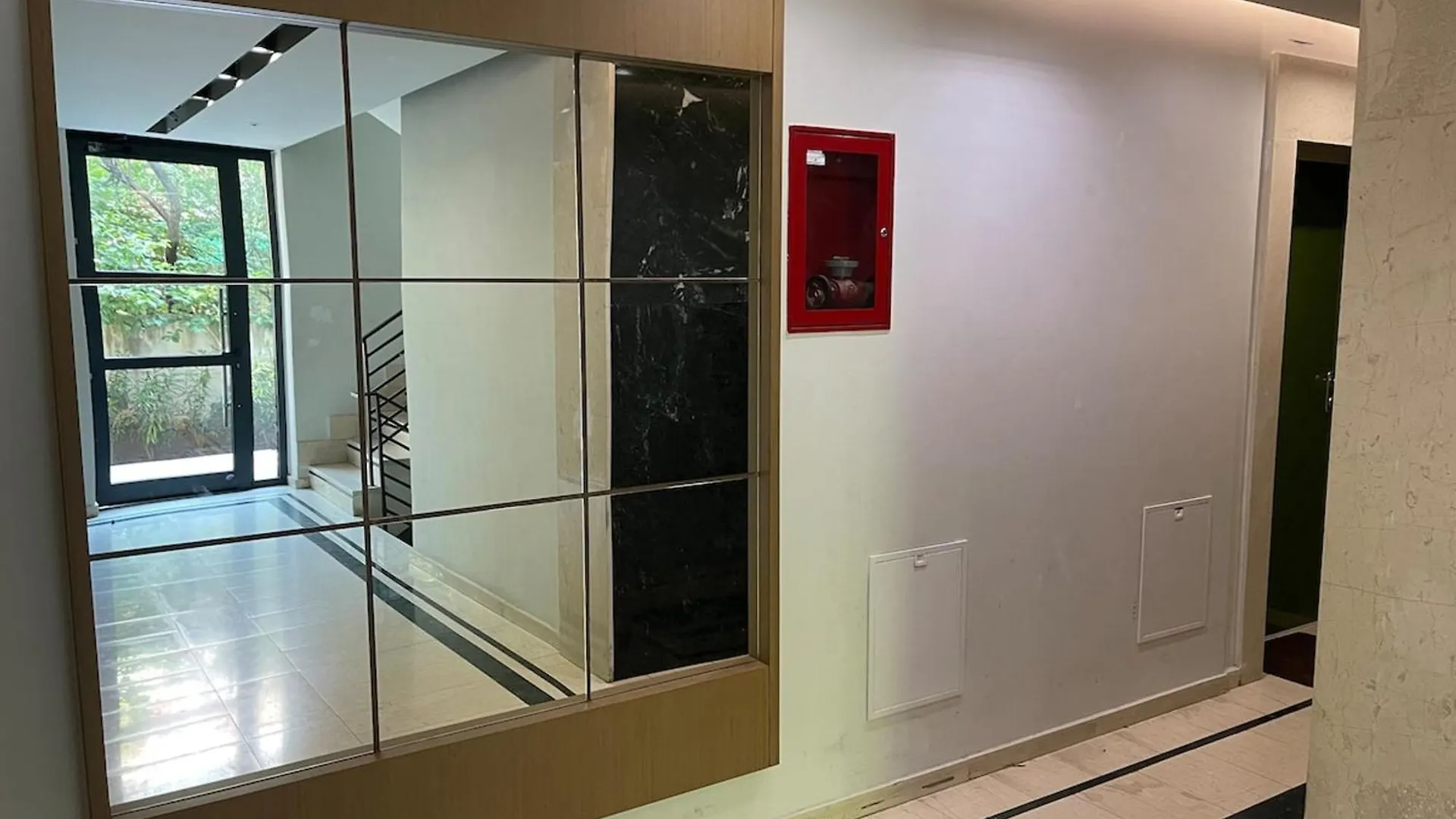 Apartament Bonbon 1 - Quiet Central 1 Bedroom Tirana